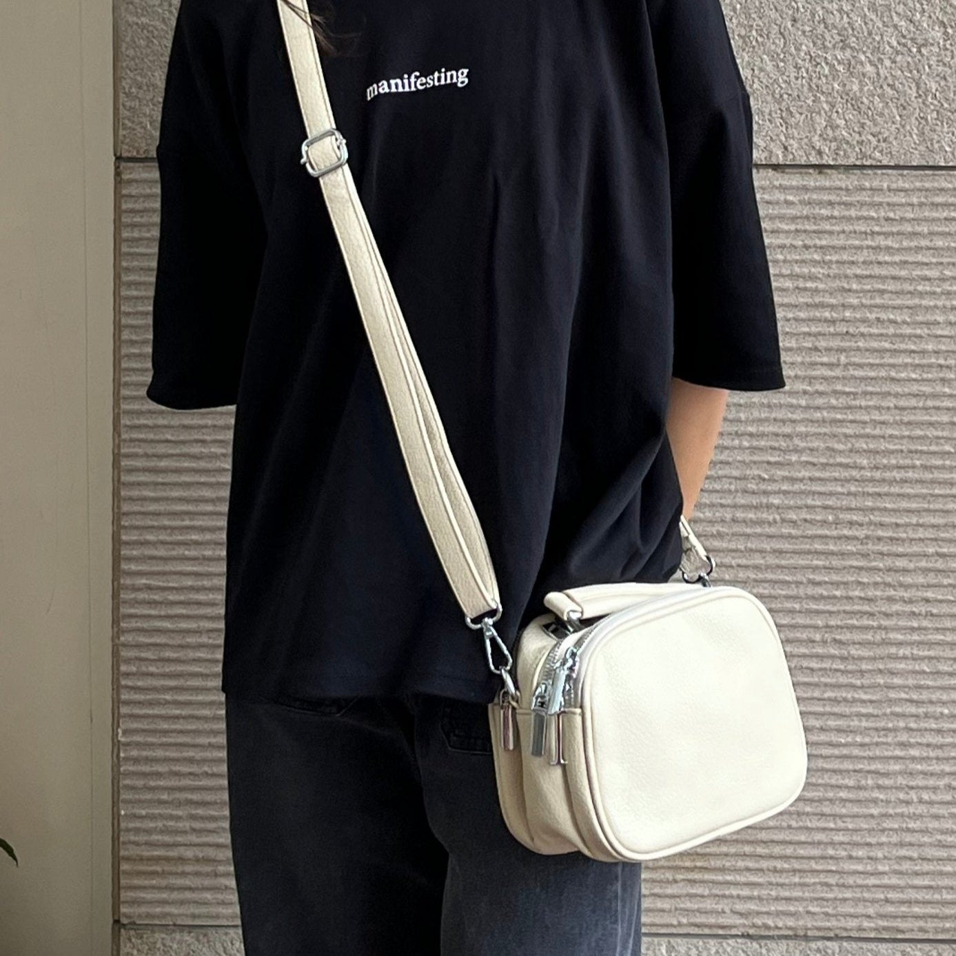 The Urban Compartment Sling, White