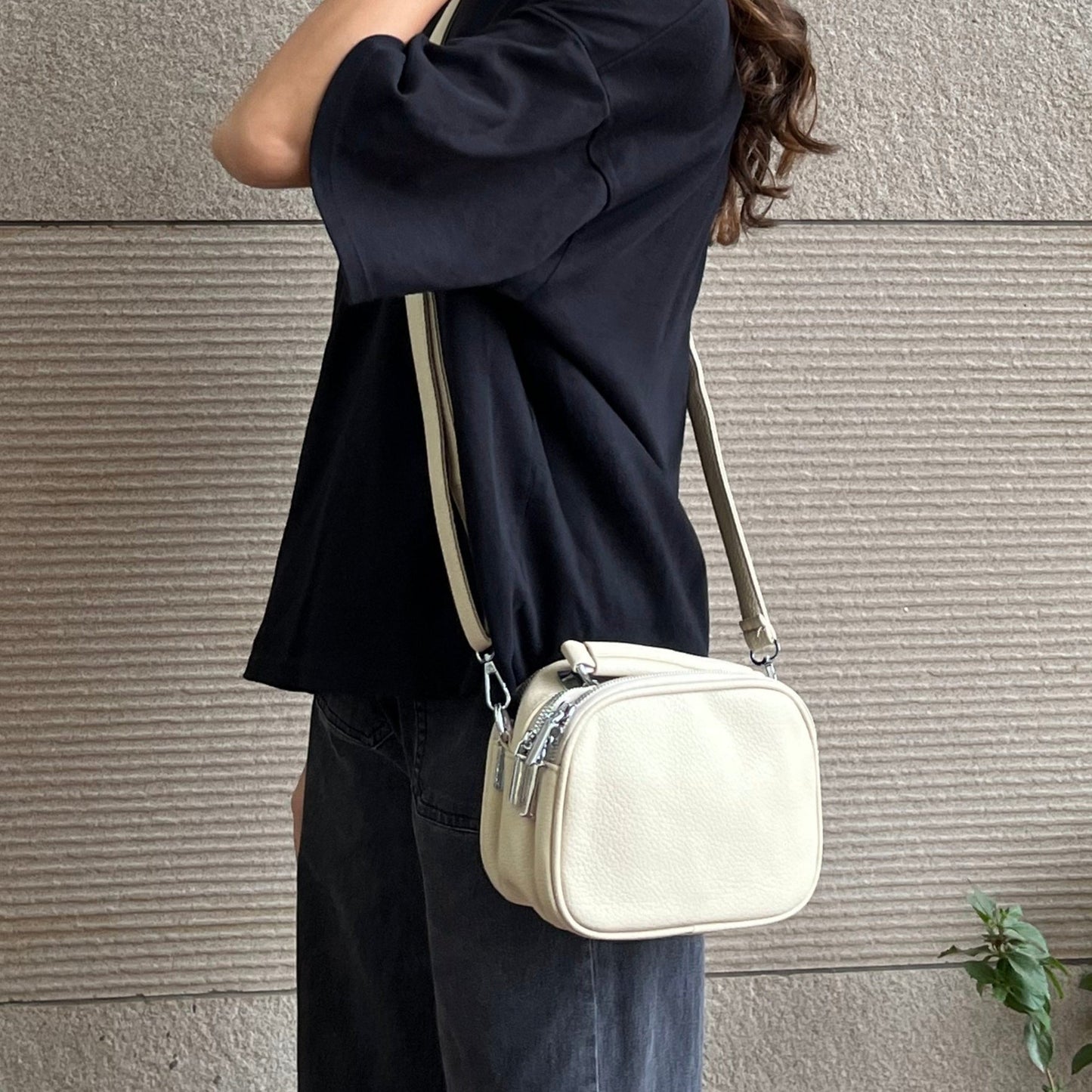 The Urban Compartment Sling, White
