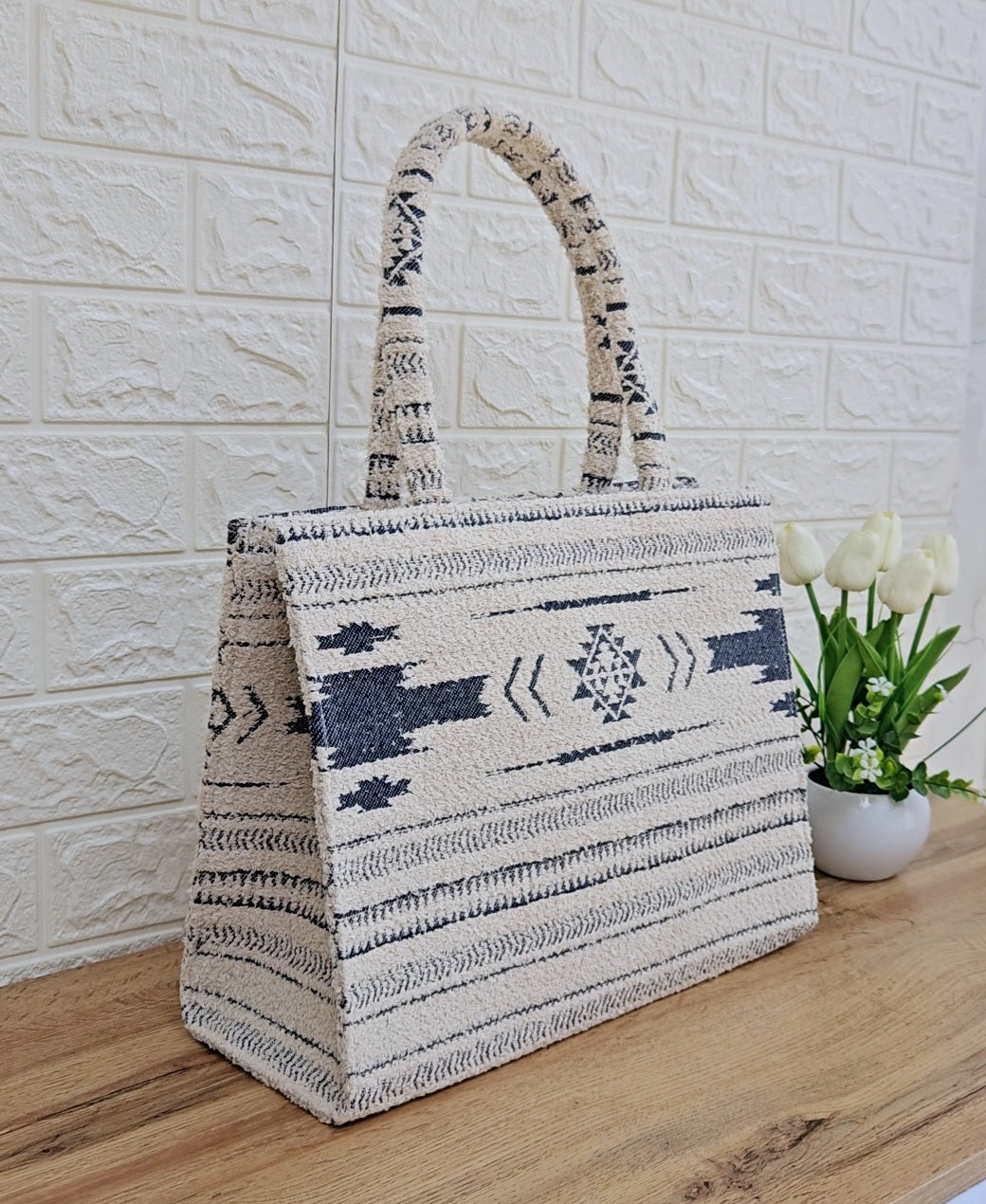 The Snug Style Tote Bag